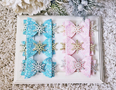 Winter ONEderland Glitter Snowflake Bow Clip: Alligator Clip