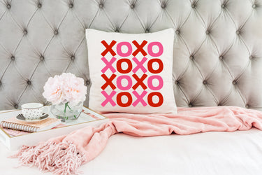 XOXO Valentines Pillow: Hugs and Kisses Decor